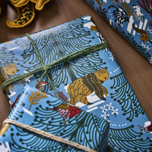 Load image into Gallery viewer, christmas wrapping paper (1 roll)
